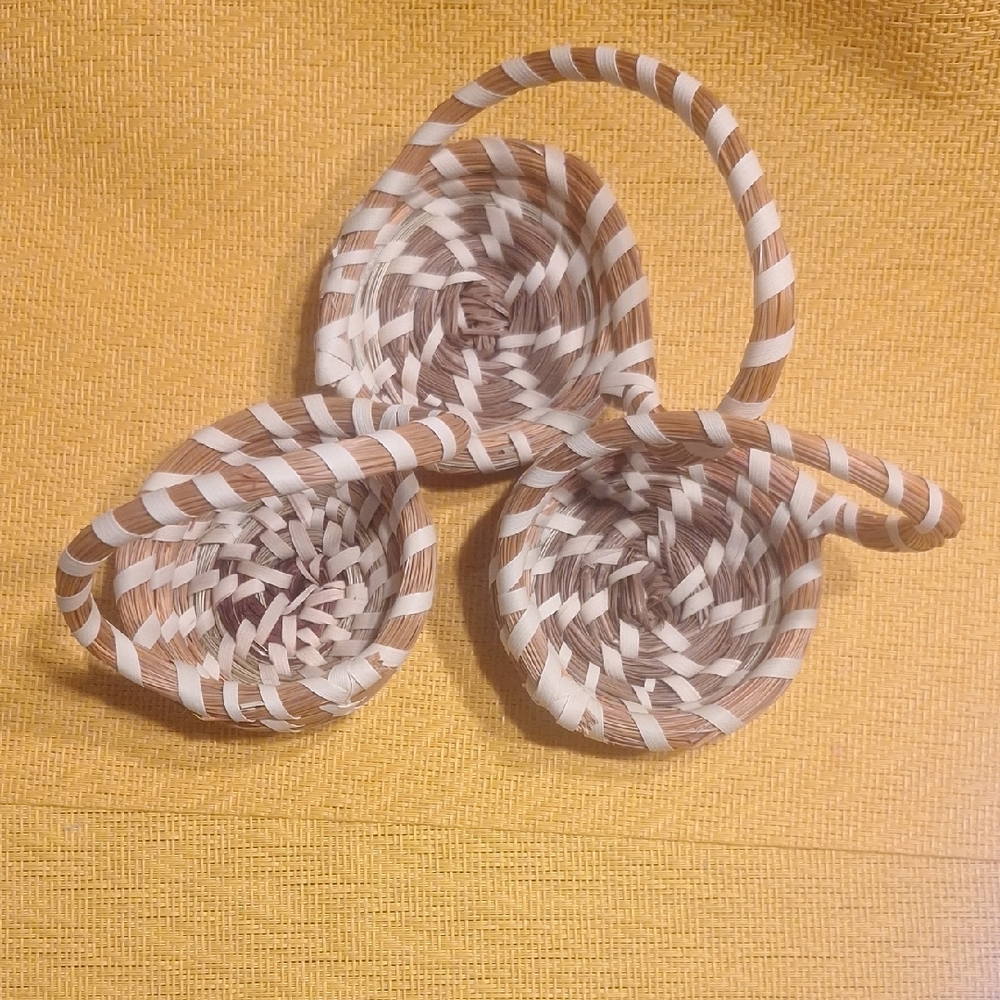 Handcrafted Woven Basket Set - Colored Pine Straw And Palmetto